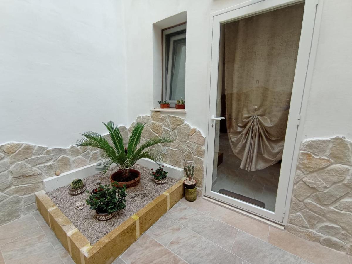 Samele Bed And Breakfast Lecce Exteriör bild